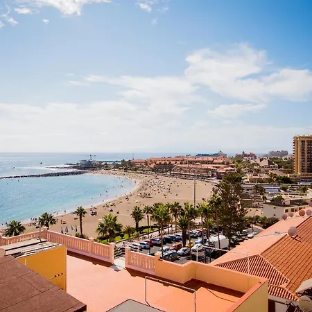 Ceyla View, Cristianos